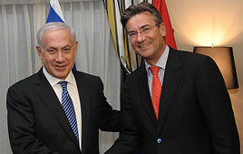 PM_Netanyahu_with_Dutch_Deputy_PM_Maxime_Verhagen