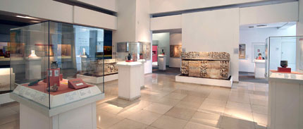 The galleries of the Bible Lands Museum provide inspiration for the kids' artworks. (MFA)